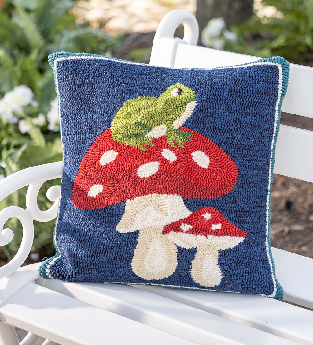 Indoor/Outdoor Polypropylene Whimsical Mushroom and Frog Throw Pillow