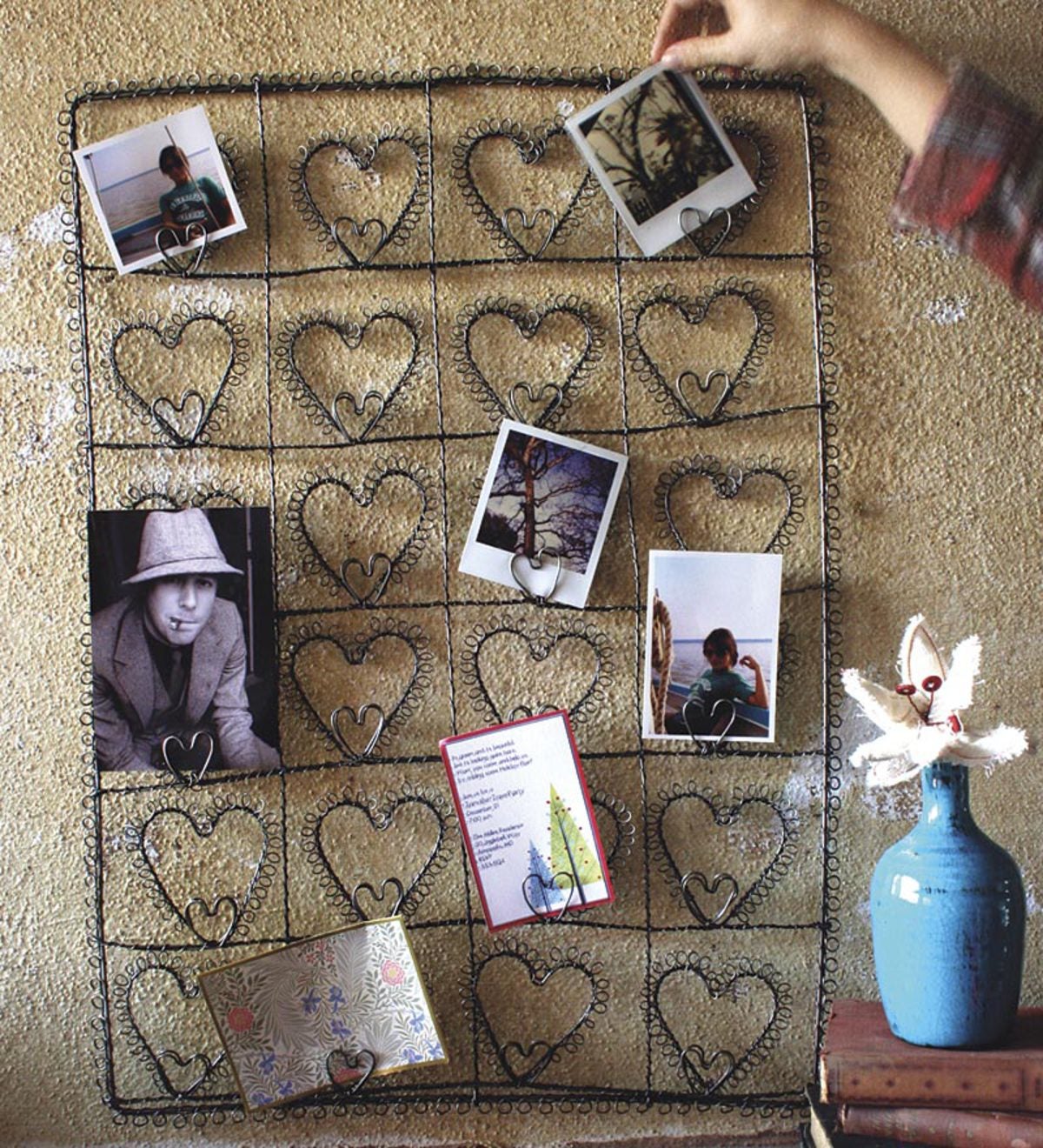 Rustic Wire Heart Wall Hanging Photo Holder