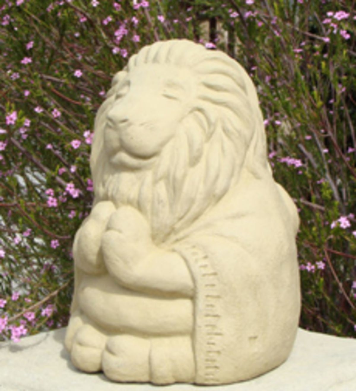 Small  Mediating Lion Statue