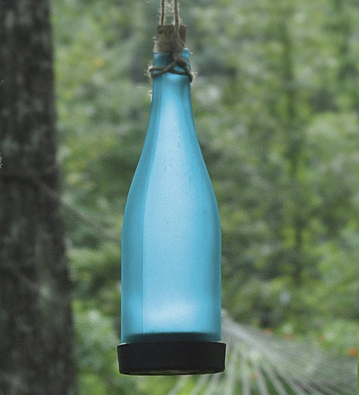 Metal Bottle Bush And Set of 18 Solar-Powered Bottles - Blue