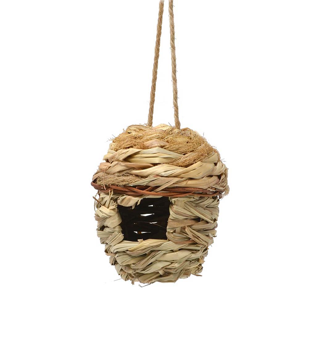 Nesting Birdhouse with Natural Material