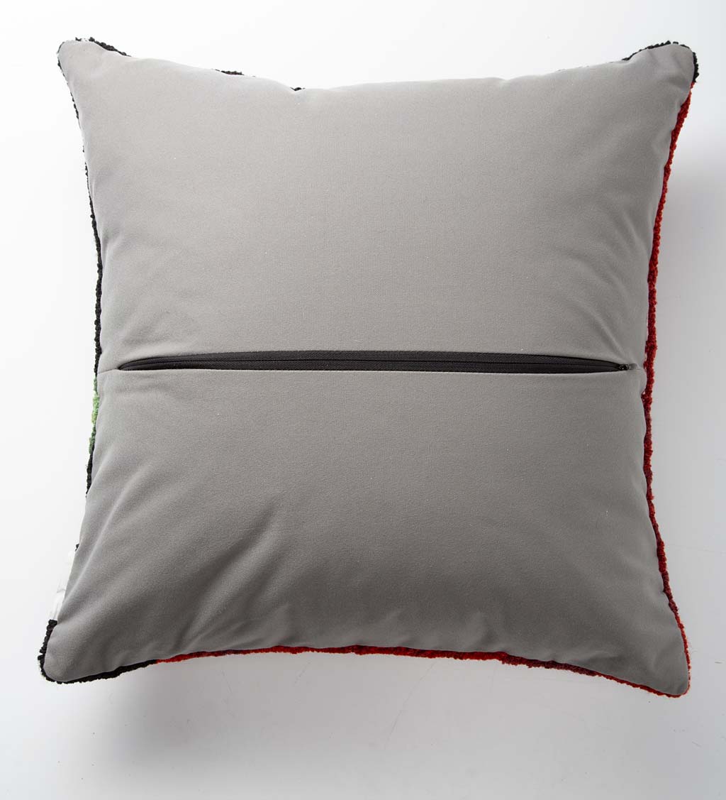 Indoor/Outdoor Hand-Hooked Polypropylene Poinsettia Pillow