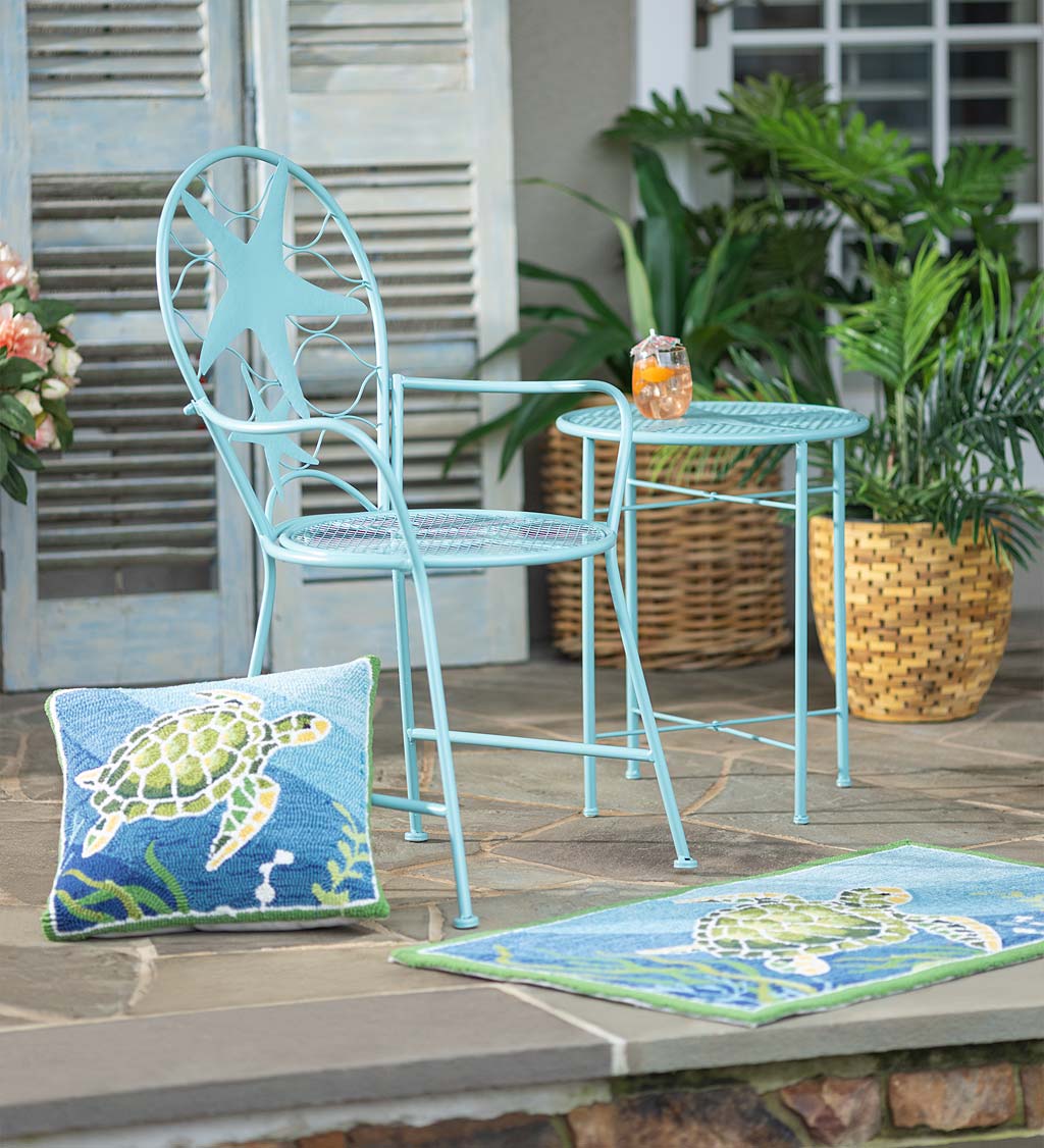 Hooked Polypropylene Sea Turtle Accent Rug