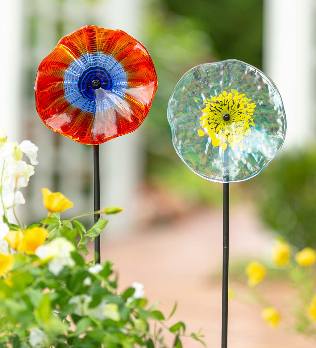 8" Handcrafted Blown Glass Flower With Metal Garden Stake