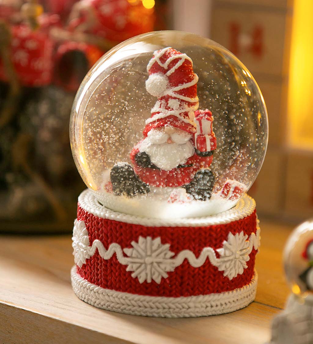 Hand Painted Santa /& Reindeer Figurine Christmas Snow Globe Winter Wonderland